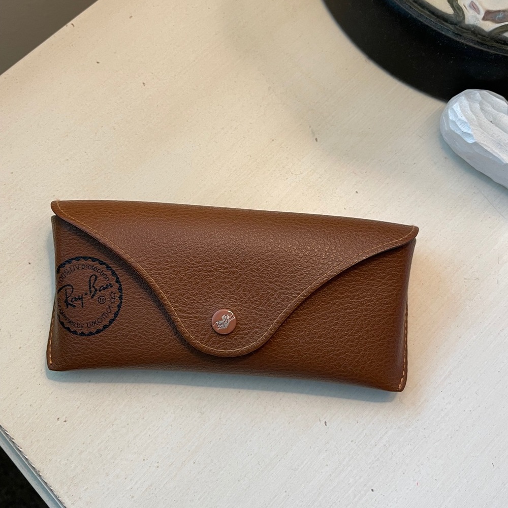 Ray-Ban Aviators - image 4